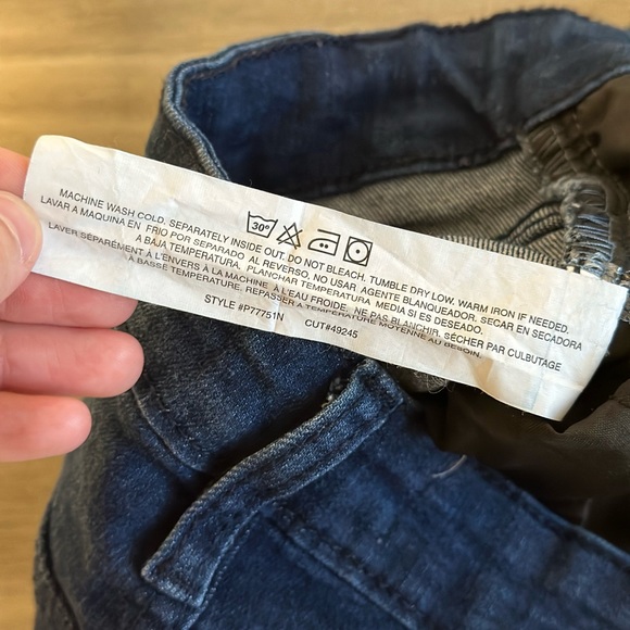 YMI Gigi Fit Flare Bell Bottom High Waist Denim Jeanse Size 9/29 - Picture 9 of 11